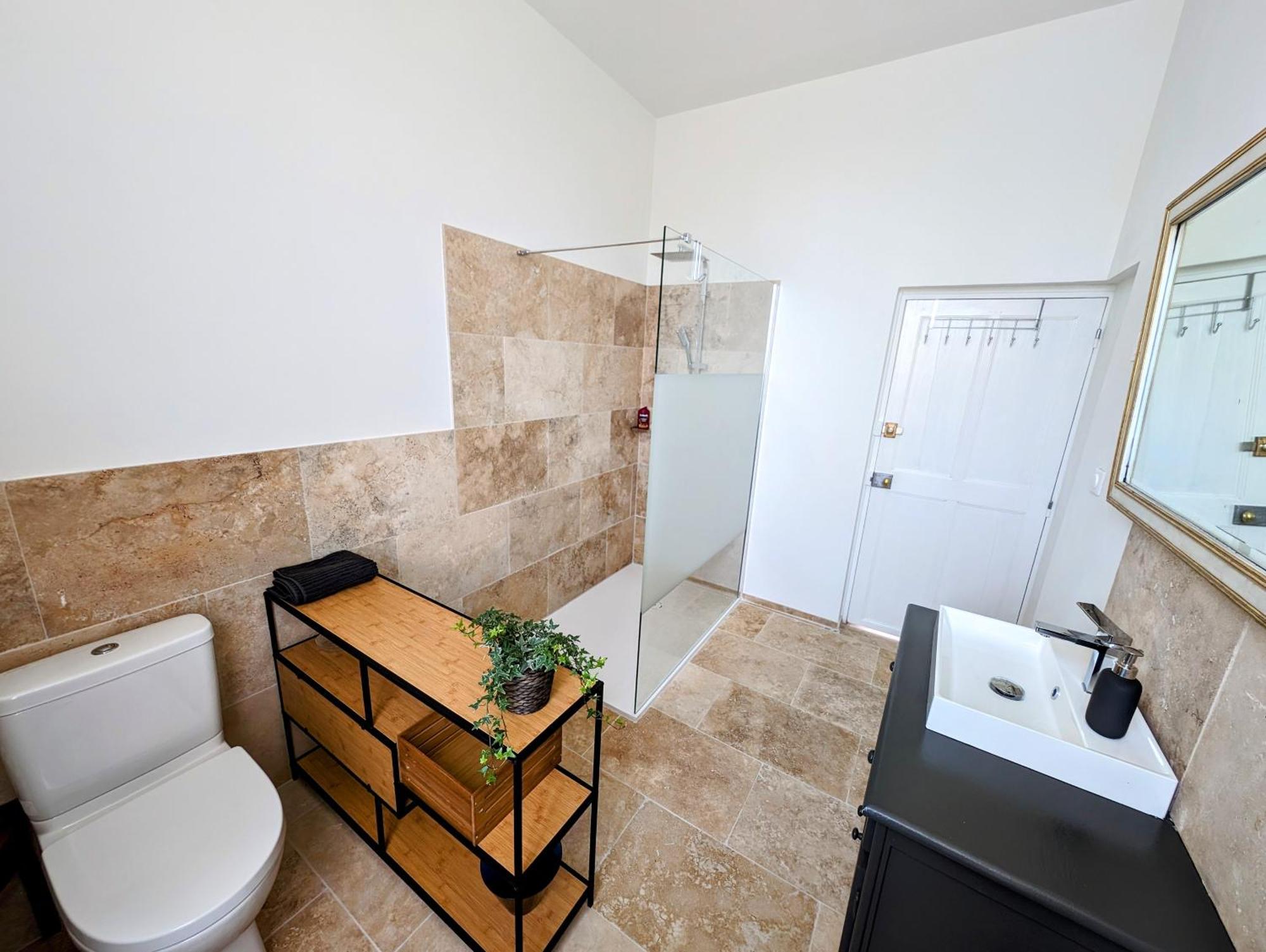 Maison De Style Tout Confort, Position Ideale, Avec Clim Et Petit Exterieur Orange  Zewnętrze zdjęcie